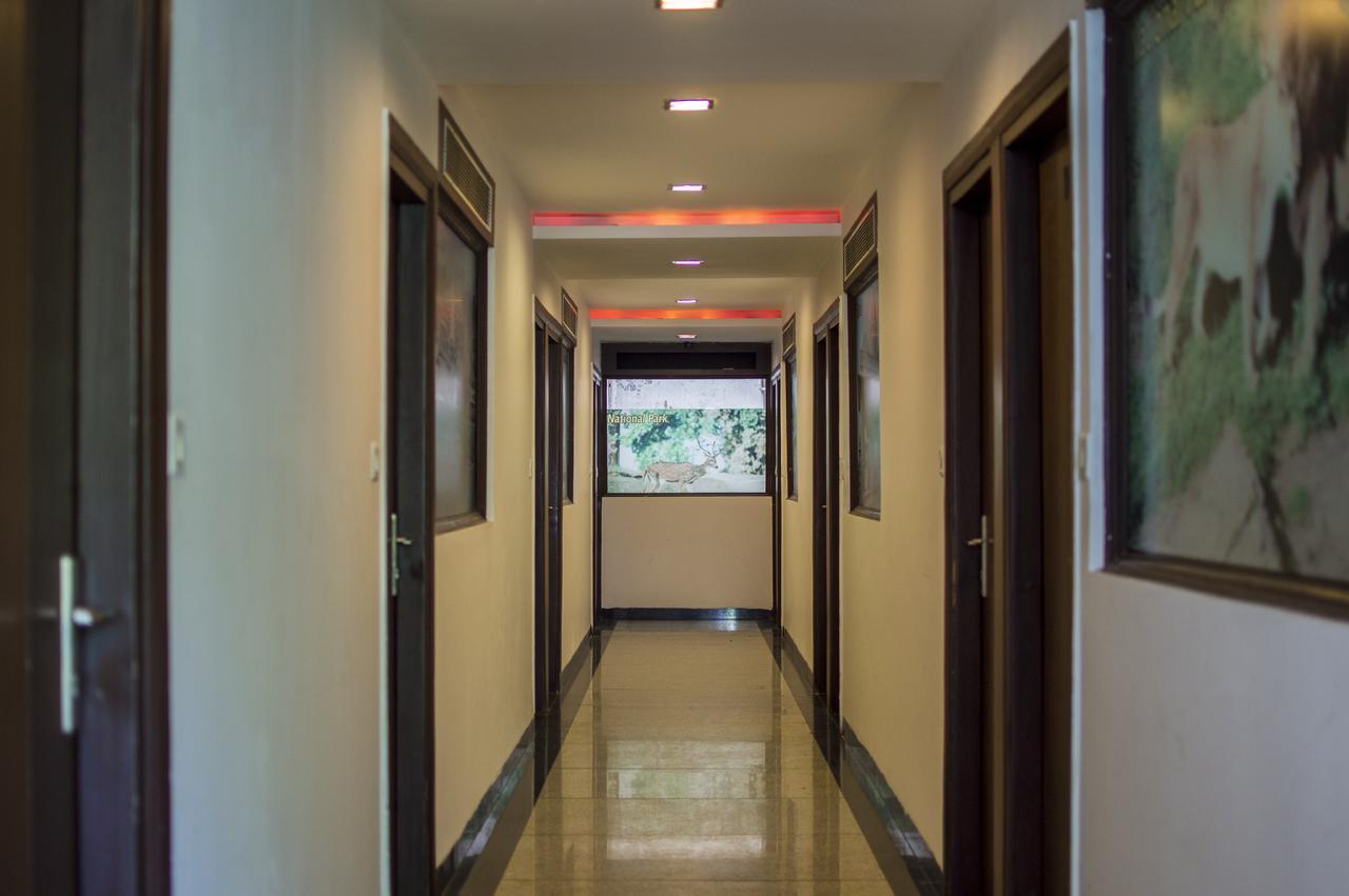 Oyo 751 Hotel Shree Palace Бопал Екстериор снимка